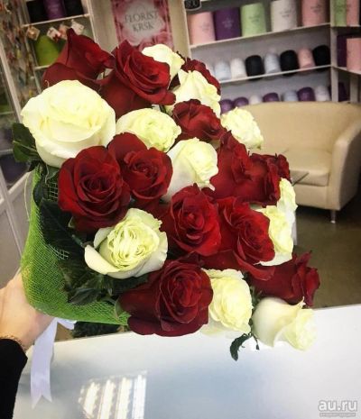 Лот: 8870481. Фото: 1. Красивый букет из 25 роз. Свежие цветы