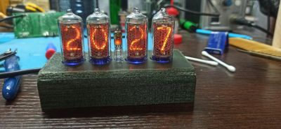 Лот: 18031263. Фото: 1. Часы на ин 8-2. Часы настенные, настольные