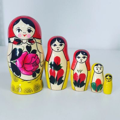 Лот: 8926155. Фото: 1. Матрешка традиционная 5-х кукольная. Копилки