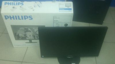 Лот: 11889234. Фото: 1. Монитор Philips 223V5LHSB2. ЖК-мониторы