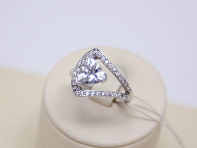 Лот: 15178353. Фото: 1. СЕРЕБРЯНОЕ КОЛЬЦО С ХРУСТАЛЕМ... Кольца, перстни