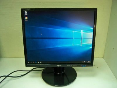 Лот: 11245529. Фото: 1. ЖК-монитор LG L1954TQ 19" VGA... ЖК-мониторы