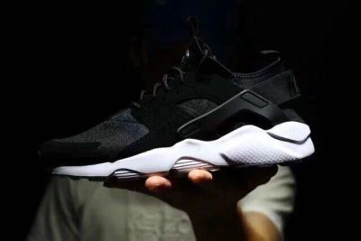 Лот: 10890494. Фото: 1. Nike air huarache ultra. Кеды, кроссовки, слипоны