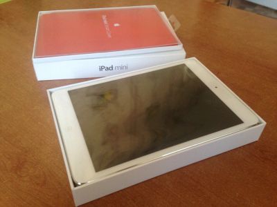 Лот: 5457084. Фото: 1. iPad mini 16 Gb + SmartCover красный... Планшеты