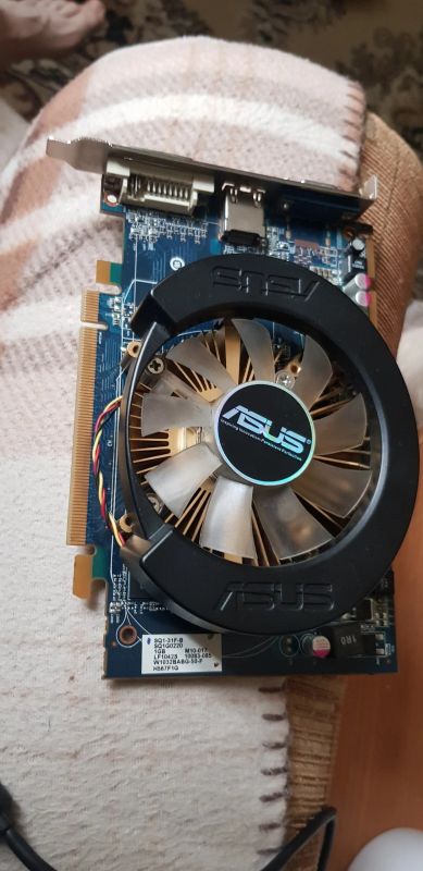 Лот: 15542381. Фото: 1. Видеокарта radon hd5670 1gb ddr5. Видеокарты