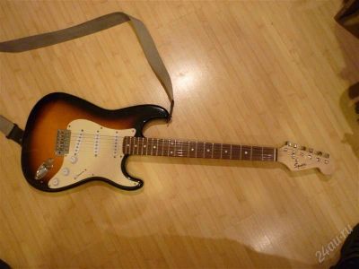 Лот: 1152030. Фото: 1. squier strat + чехол. Гитары