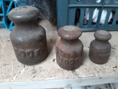 Лот: 16270693. Фото: 1. Три гирьки 500,200,100гр.ссср. Другое (посуда, кухонная утварь)
