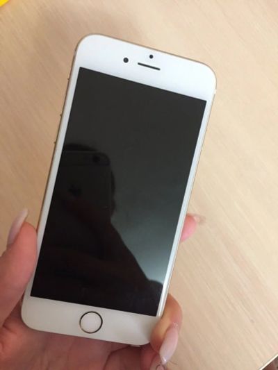 Лот: 14402535. Фото: 1. IPhone 6 на 16gb Gold. Смартфоны