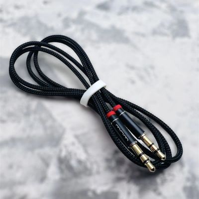 Лот: 22145358. Фото: 1. Кабель WUW AUX R150 1m Black. Шнуры, кабели, разъёмы