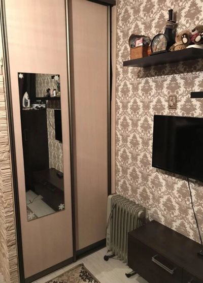 Лот: 11491126. Фото: 1. Гостинка, ул. Джамбульская , д... Квартиры, студии