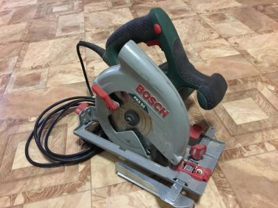 Лот: 10971613. Фото: 1. Ручная дисковая пила Bosch PKS... Электроинструмент
