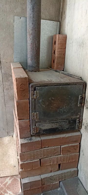 Лот: 25553939. Фото: 1. Печь буржуйка с трубой. Отопительные котлы, печи