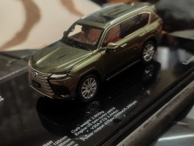 Лот: 25768640. Фото: 1. модель Lexus LX600 1:43 LCD models. Автомоделизм