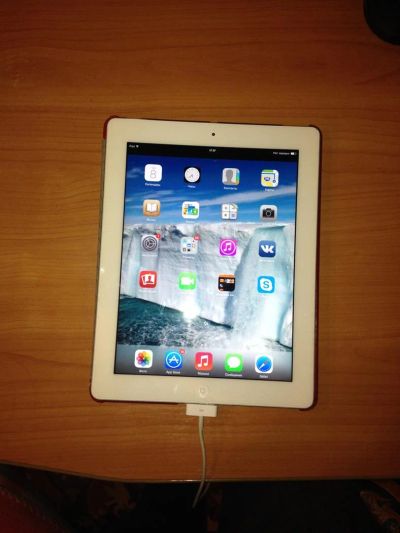 Лот: 3580944. Фото: 1. iPad 3 4G 64Gb. Планшеты