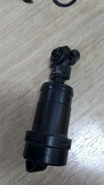 Лот: 25415581. Фото: 1. Nissan28641-EM30A Форсунка омывателя... Двигатель и элементы двигателя