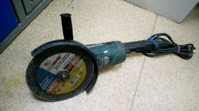 Лот: 11043808. Фото: 1. Болгарка Makita GA9020. Электроинструмент