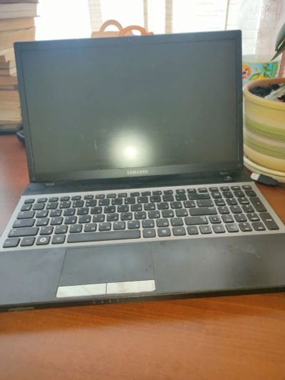 Лот: 21600234. Фото: 1. Ноутбук Samsung NP300V5AH. Ноутбуки