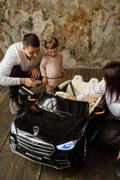 Лот: 24065614. Фото: 1. Детский электромобиль Mercedes-Benz... Детские электромобили