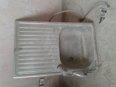 Лот: 13302057. Фото: 1. раковина . Целая с краном. Раковины, умывальники