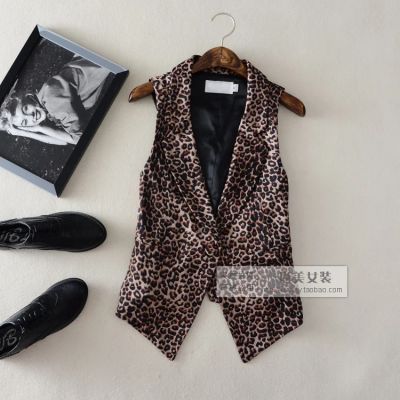 Лот: 3425488. Фото: 1. Жилет MAX MARA. Пиджаки, жакеты, жилеты