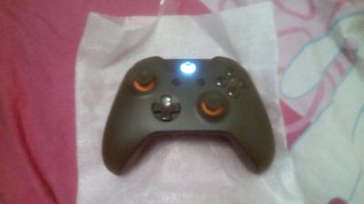 Лот: 11851670. Фото: 1. Геймпад Xbox One (XO) в отличном... Аксессуары для игровых приставок, консолей, геймпады