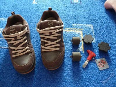 Лот: 1014561. Фото: 1. кроссовки HEELYS. Кеды, кроссовки, слипоны
