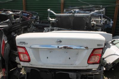 Лот: 2050249. Фото: 1. крышка багажника nissan bluebird... Кузов