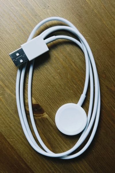 Лот: 25821013. Фото: 1. Кабель Apple USB с магнитным креплением... Смарт-часы, фитнес-браслеты, аксессуары