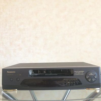 Лот: 9855057. Фото: 1. Телевизор и видик Panasonic полностью... Телевизоры