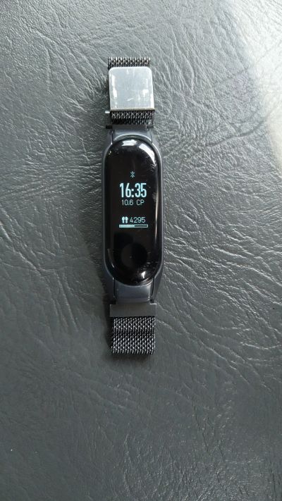 Лот: 16138642. Фото: 1. Фитнес -браслет xiaomi mi band... Смарт-часы, фитнес-браслеты, аксессуары