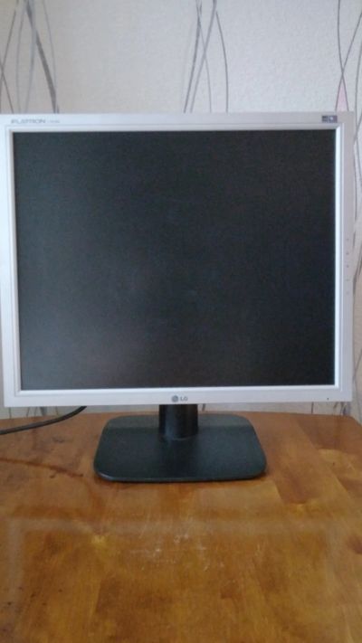 Лот: 20534301. Фото: 1. Монитор LG-L1918S. ЖК-мониторы