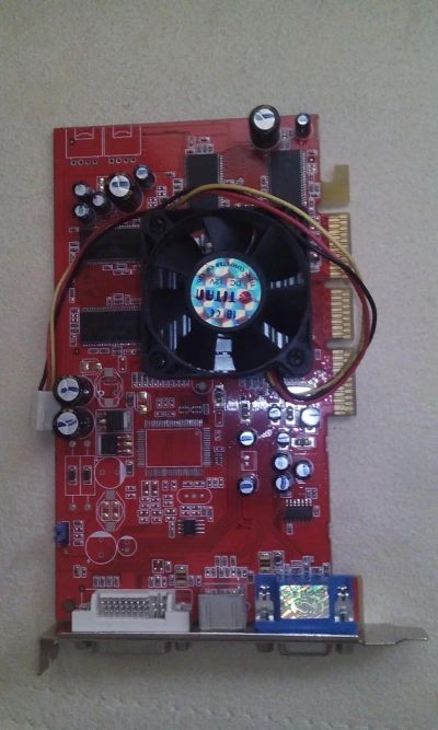 Лот: 5977993. Фото: 1. Видеокарта Radeon 9250. Видеокарты