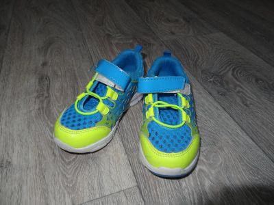 Лот: 8495091. Фото: 1. Продам кроссовки на девочку р... Кеды, кроссовки