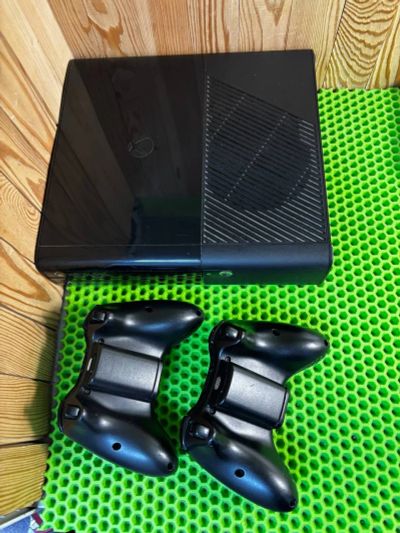 Лот: 25517396. Фото: 1. Консоль Xbox 360 500gb (Г5124). Игровые приставки, консоли