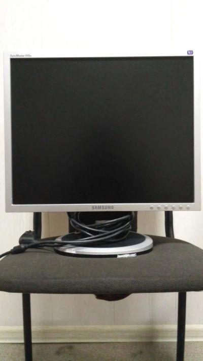 Лот: 10193414. Фото: 1. Монитор Samsung SyncMaster 940N. ЖК-мониторы