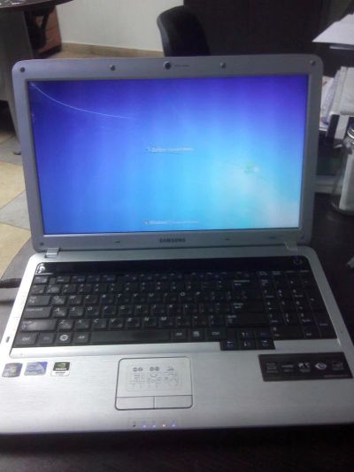 Лот: 9753146. Фото: 1. Ноутбук 1 Samsung NP-R530-JS03RU... Ноутбуки