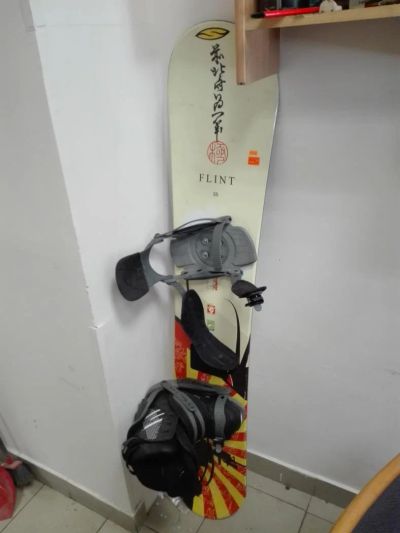 Лот: 7651242. Фото: 1. сноуборд flint 55 +крепление... Сноуборды