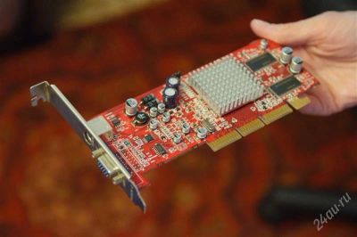 Лот: 1318818. Фото: 1. AGP ATI RADEON 9200SE. Видеокарты