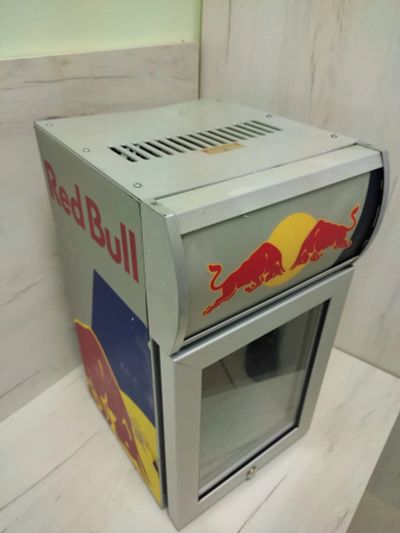 Лот: 19434507. Фото: 1. Мини-бар Холодильник Red bull... Холодильники, морозильные камеры