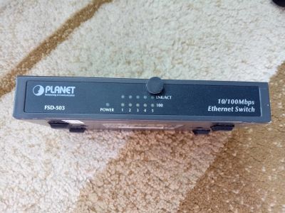 Лот: 11759114. Фото: 1. Роутер Netgear. Маршрутизаторы (роутеры)