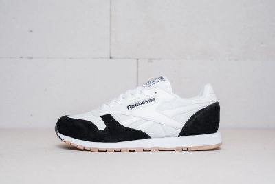 Лот: 11617977. Фото: 1. Кроссовки Reebok Classic Leather... Кеды, кроссовки, слипоны