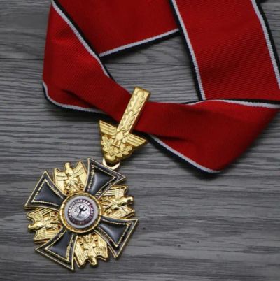 Лот: 24257134. Фото: 1. Германский орден (награда) без... Сувенирные