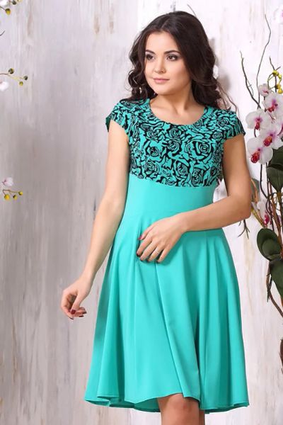 Лот: 6037110. Фото: 1. Продам платье изумрудного цвета... Платья