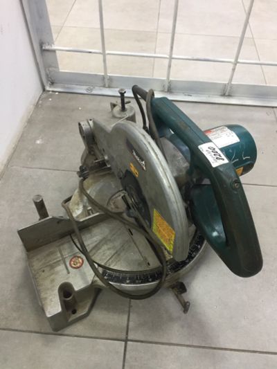 Лот: 16433191. Фото: 1. Торцовка makita Ls 1040. Электроинструмент