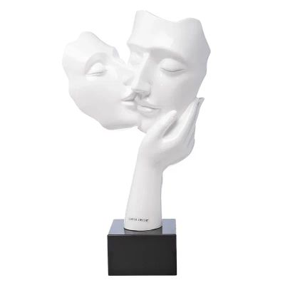 Лот: 25410808. Фото: 1. Статуэтка Гарда Декор Поцелуй. Фигурки, статуэтки