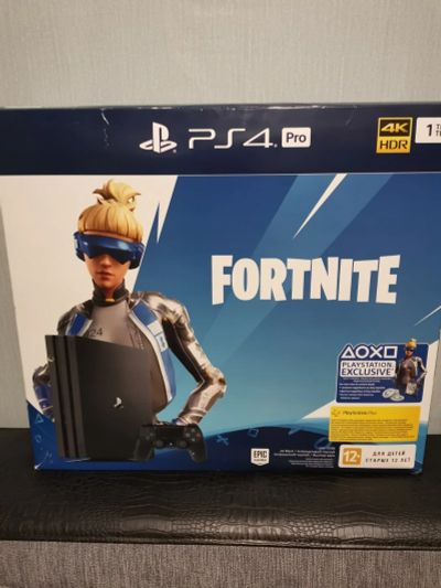Лот: 15243566. Фото: 1. На гарантии PlayStation 4 pro... Игровые приставки, консоли