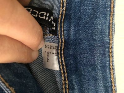 Лот: 17092940. Фото: 1. Джинсы H&M. Джинсы