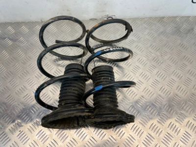 Лот: 21702667. Фото: 1. пружины Toyota Corolla ZZE121L. Двигатель и элементы двигателя