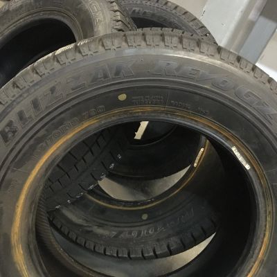 Лот: 16046201. Фото: 1. Bridgestone revo gz. Шины