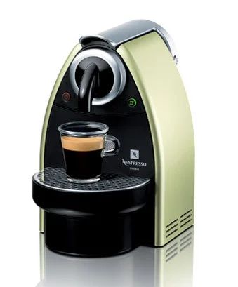 Лот: 10799403. Фото: 1. Кофемашина Nespresso Essenza... Кухонная